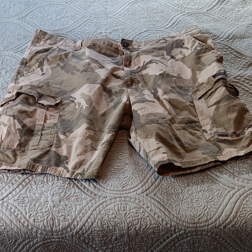 Wrangler Men's Camouflage Cargo Shorts‎ 42